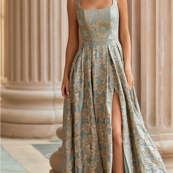 Dresses & Skirts - Elegant Blue and Gold Floral Brocade Evening Dress